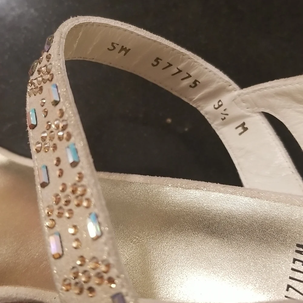 💕STUART WEITZMAN💕 Fireplace Sandal Ankle Strap Heels Light Gold Jewels 9.5